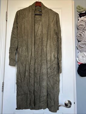EUC Barefoot Dreams Cozychic Lite Cardigan, size M